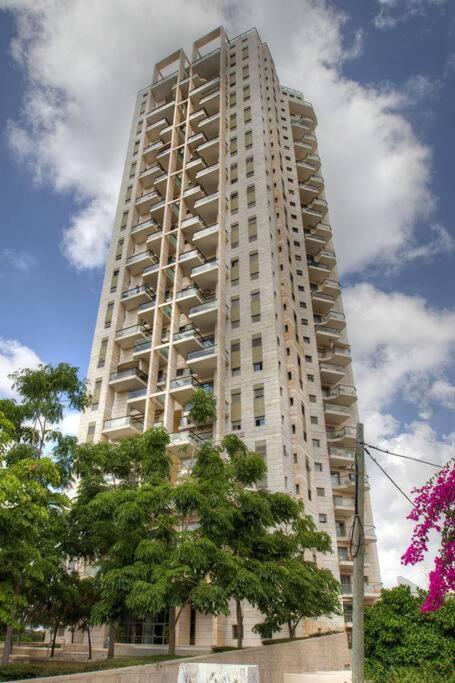 شقة Beautiful Penthouse W/Amazing View, Prime Location رامات جان المظهر الخارجي الصورة